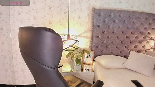 LanaJones  online show from June 5, 2026, 1:28 pm
