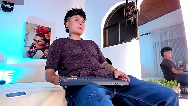 Snapshot of ZuryRamirez_ chatting on July 10, 2026, 12:10 am ZuryRamirez online show from July 10, 2026, 12:10 am