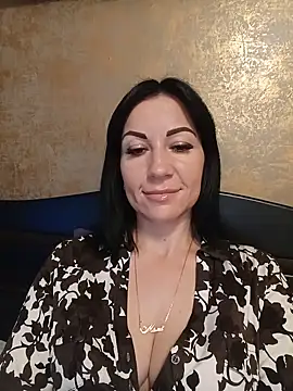FireLily332 online show from February 6, 2025, 7:18 pm