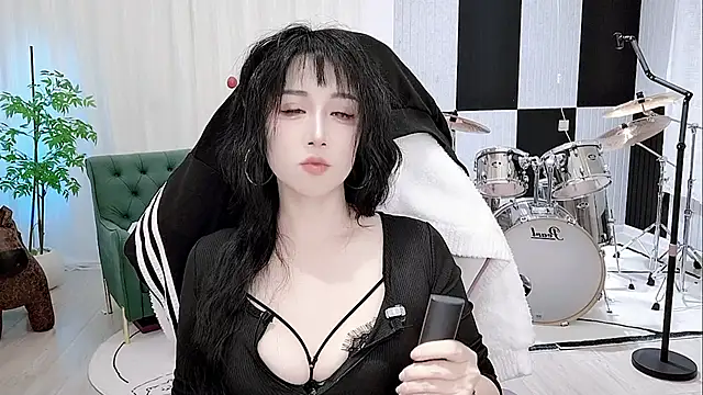 Vaness-a online show from September 9, 2025, 4:16 pm