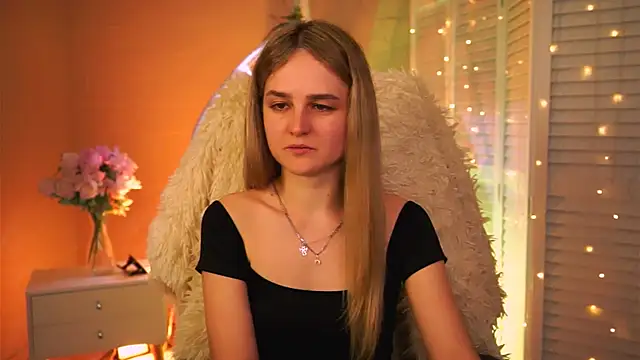 DeboraLarson online show from March 4, 2026, 6:21 am