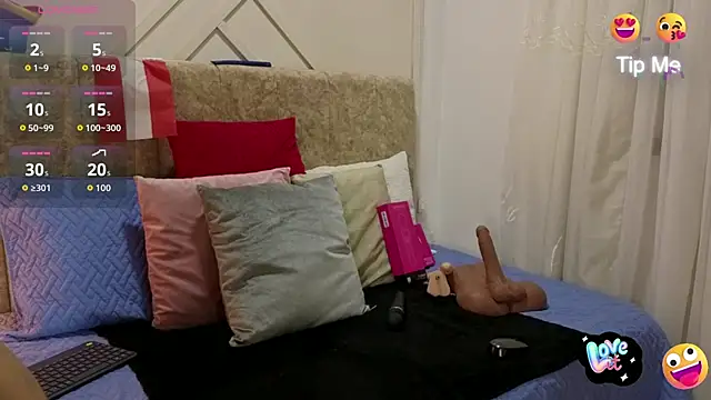 ashley  foxx  online show from July 7, 2026, 1:47 pm