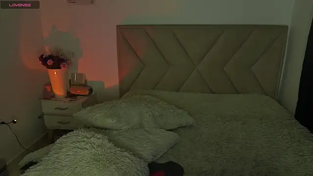 Bonnieshyy online show from June 14, 2026, 4:14 am