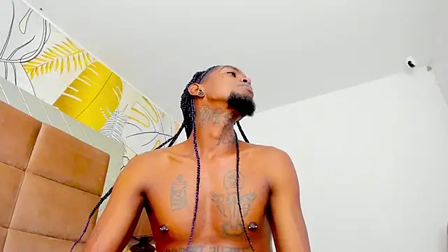 bigblackhotx1 online show from November 2, 2025, 1:05 pm