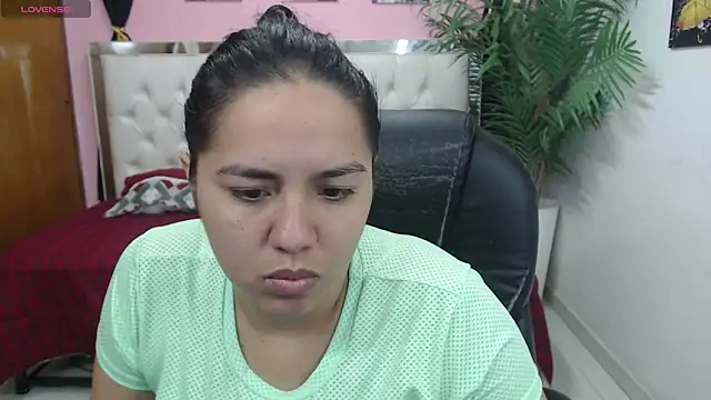 candiapole online show from March 20, 2025, 12:43 pm