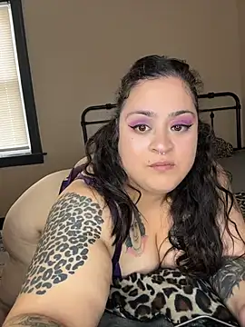 tillymarie34 online show from November 5, 2025, 4:54 pm