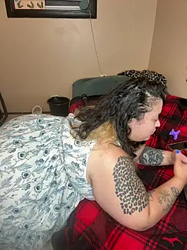 Snapshot of tillymarie34 chatting on July 10, 2026, 4:12 am tillymarie34 online show from July 10, 2026, 4:12 am