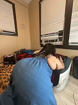 tillymarie34 online show from June 5, 2026, 3:44 am