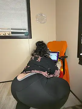 Snapshot of tillymarie34 chatting on July 30, 2026, 4:00 am tillymarie34 online show from July 30, 2026, 4:00 am