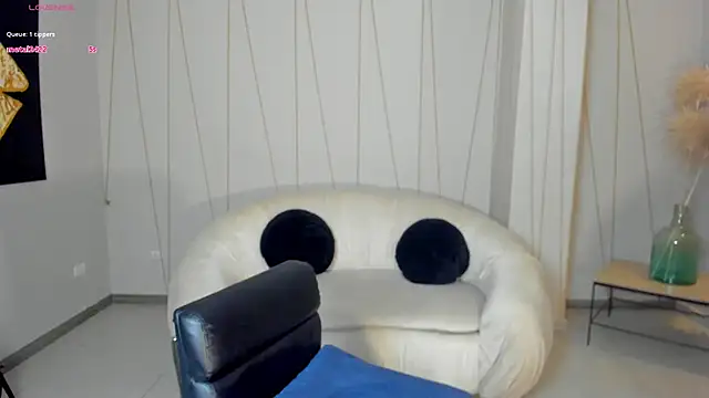 StacyWoods online show from March 6, 2025, 4:49 pm