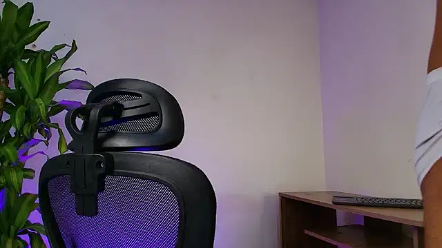 LiamGarcia1 online show from January 14, 2026, 1:09 am