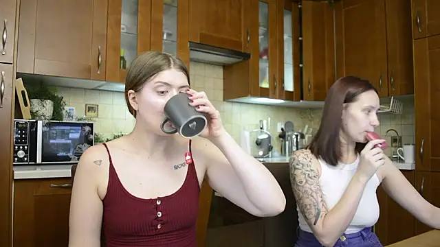 Snapshot of HotCaramellsTV chatting on February 24, 2026, 11:55 am HotCaramellsTV online show from February 24, 2026, 11:55 am