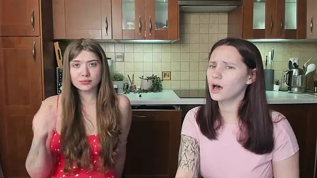 HotCaramellsTV online show from July 18, 2026, 8:01 am