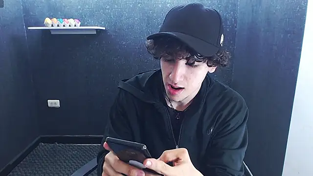 Kerverr  online show from February 7, 2026, 2:47 pm