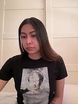 Im sophia1 online show from March 18, 2026, 1:02 pm