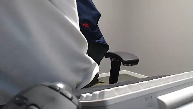 nimirole online show from October 5, 2025, 8:21 pm