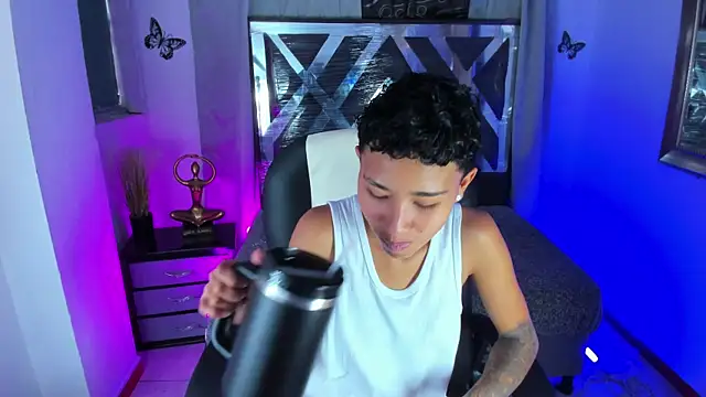 nova sex01 online show from May 4, 2026, 9:39 pm