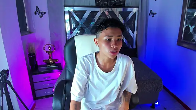 nova sex01 online show from April 23, 2026, 8:43 pm