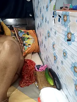 Snapshot of tina8th chatting on December 16, 2025, 4:44 pm tina8th online show from December 16, 2025, 4:44 pm