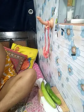 Snapshot of tina8th chatting on January 31, 2026, 7:56 pm tina8th online show from January 31, 2026, 7:56 pm