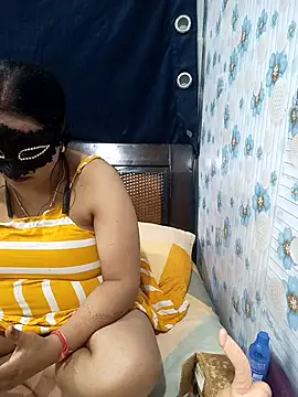 Snapshot of tina8th chatting on October 19, 2025, 6:10 pm tina8th online show from October 19, 2025, 6:10 pm