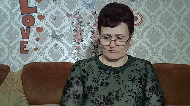 Snapshot of PaulaGolden chatting on March 6, 2026, 5:41 pm PaulaGolden online show from March 6, 2026, 5:41 pm