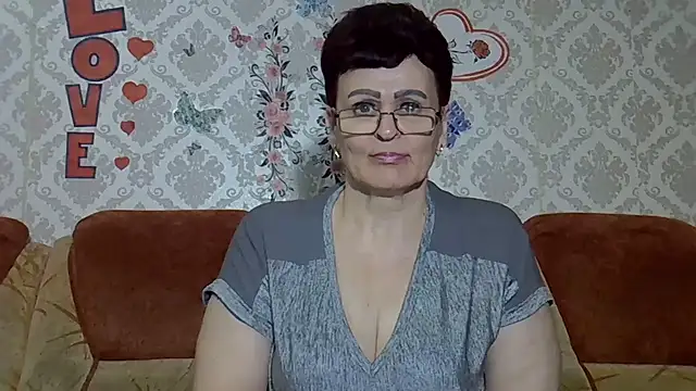 PaulaGolden online show from June 26, 2026, 1:28 pm
