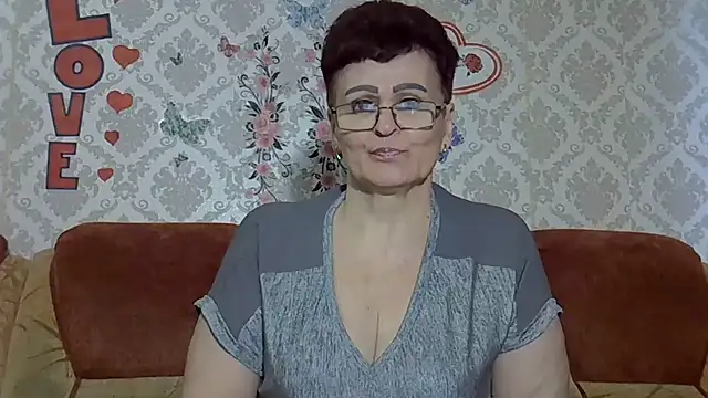 PaulaGolden online show from June 16, 2026, 5:02 pm