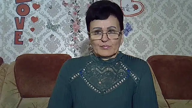 PaulaGolden online show from April 25, 2026, 7:00 pm