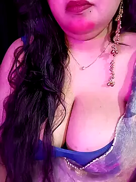 Suhanakhan00 online show from March 1, 2026, 6:41 pm