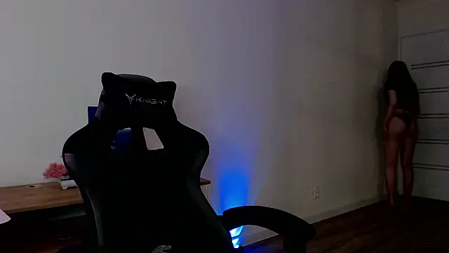 Snapshot of Princess_Shy___ chatting on March 12, 2025, 5:49 pm Princess Shy online show from March 12, 2025, 5:49 pm