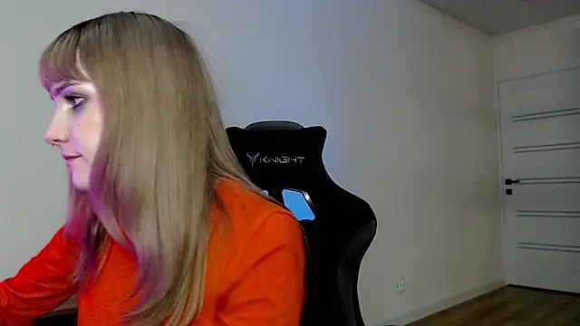 Snapshot of Princess_Shy___ chatting on March 22, 2025, 8:15 pm Princess Shy online show from March 22, 2025, 8:15 pm