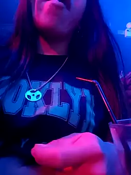 Karenn12 online show from October 6, 2025, 8:04 am