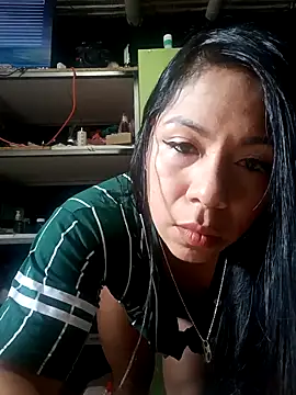 Karenn12 online show from February 8, 2026, 8:17 pm