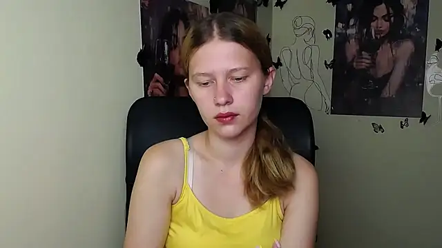 Snapshot of StellaCRL chatting on June 17, 2026, 6:24 am StellaCRL online show from June 17, 2026, 6:24 am