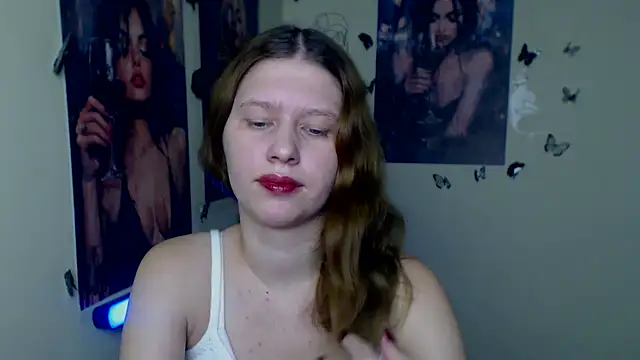 Snapshot of StellaCRL chatting on February 19, 2026, 7:44 pm StellaCRL online show from February 19, 2026, 7:44 pm