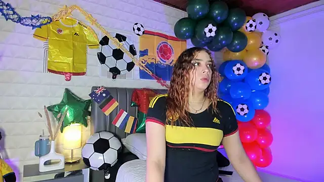 Lizzie-Evans online show from June 17, 2026, 12:04 pm