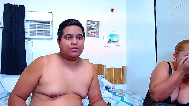 lucasandSofi online show from November 30, 2025, 9:04 pm