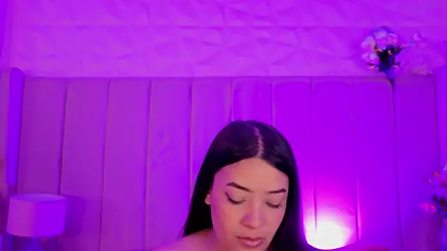 MollyBigBoobs12 online show from May 5, 2026, 9:18 pm