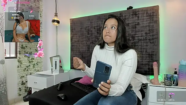 Snapshot of sharoncute1 chatting on October 19, 2025, 8:00 pm sharoncute1 online show from October 19, 2025, 8:00 pm