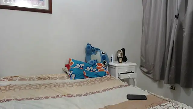 SaraStoneCute online show from April 28, 2026, 3:00 am