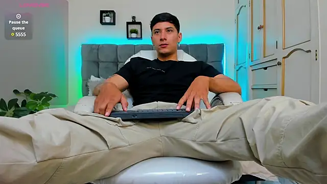 Damian23   online show from March 20, 2025, 12:32 pm