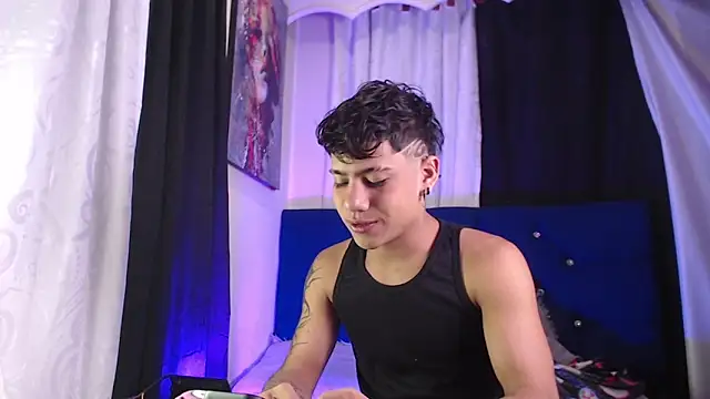 Snapshot of Sexys_Boys_Hot1 chatting on February 18, 2026, 1:36 am Sexys Boys Hot1 online show from February 18, 2026, 1:36 am