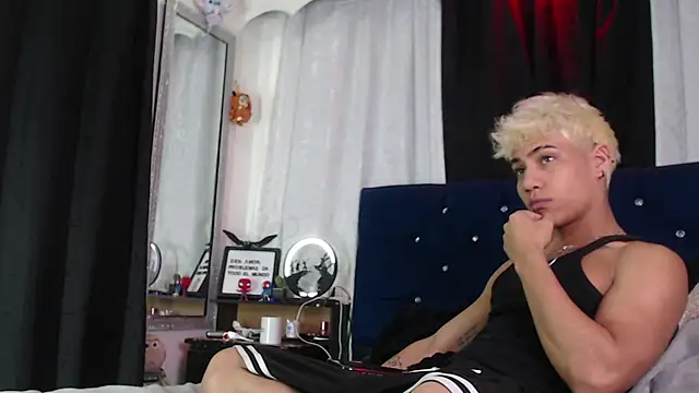 Sexys Boys Hot1 online show from July 17, 2026, 1:03 am