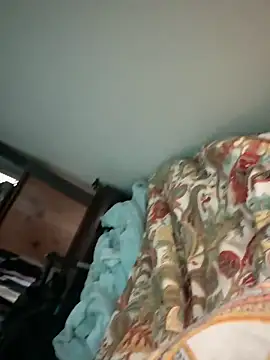 Snapshot of Booooster chatting on November 18, 2025, 8:45 pm Booooster online show from November 18, 2025, 8:45 pm