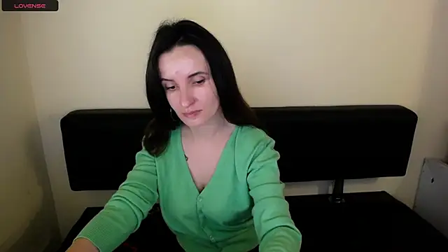 LaimaV  online show from September 18, 2025, 9:34 am