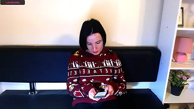 LaimaV  online show from December 27, 2024, 10:12 am