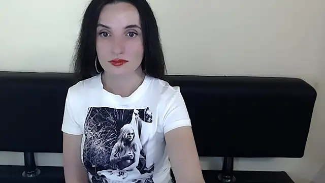 Snapshot of LaimaV_ chatting on June 21, 2026, 4:46 pm LaimaV online show from June 21, 2026, 4:46 pm