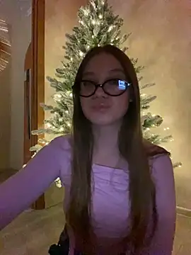 Snapshot of Bodee_Cat_ chatting on December 7, 2024, 2:08 pm Bodee Cat online show from December 7, 2024, 2:08 pm