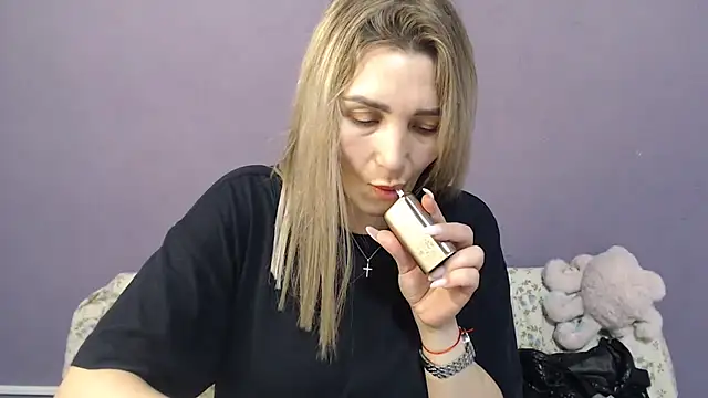  sexy lady online show from December 2, 2025, 1:35 pm